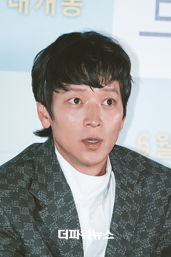 강동원, 영화 브로커 언론시사회