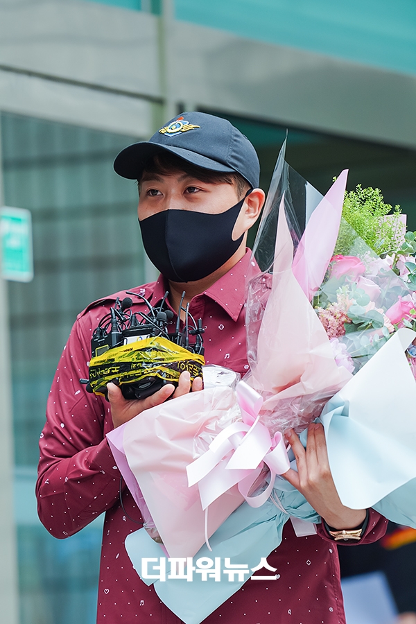 김호중, 소집해제 현장