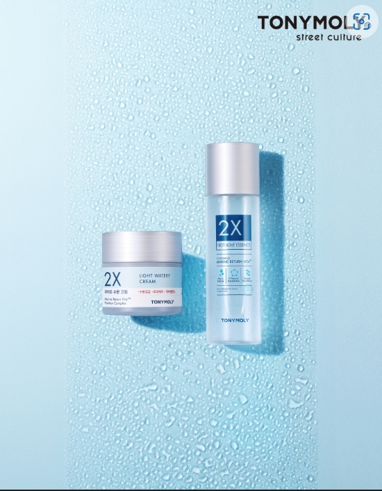 수분광 듀오 '투엑스 라이트 수분 기획 세트' 출시 이미지. (사진=토니모리)
