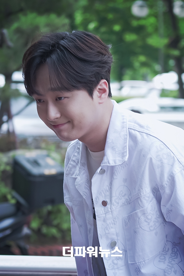 이찬원, KBS 불후의명곡 출근길