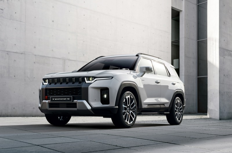 쌍용차, ‘토레스’ 사전계약 첫날 1만2000대 넘겨 ‘돌풍’