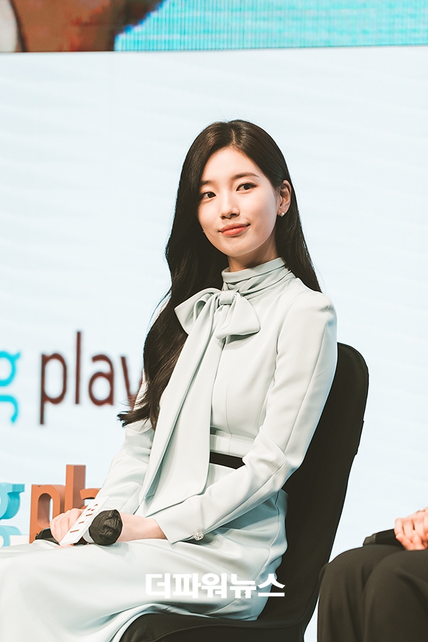 수지, 안나 제작발표회