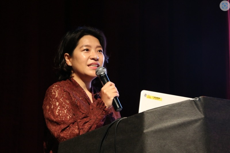 김윤희 한샘 R&D본부장이 발표하고 있다.(사진=한샘)