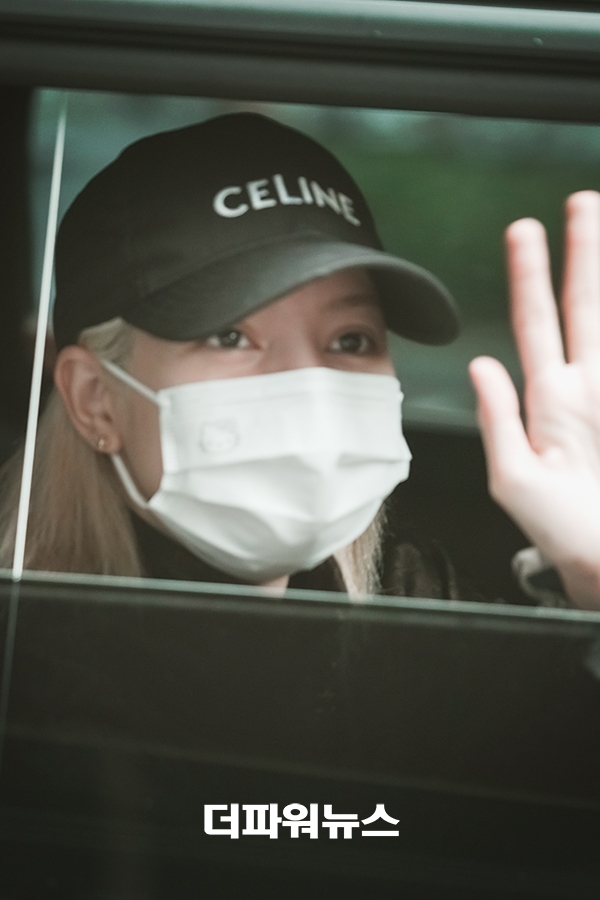 블랙핑크 리사, 김포국제공항 입국