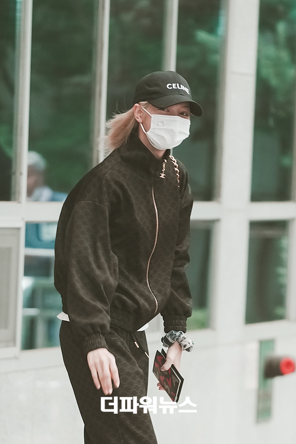 블랙핑크 리사, 김포국제공항 입국