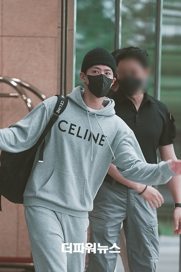 박보검, 김포국제공항 입국