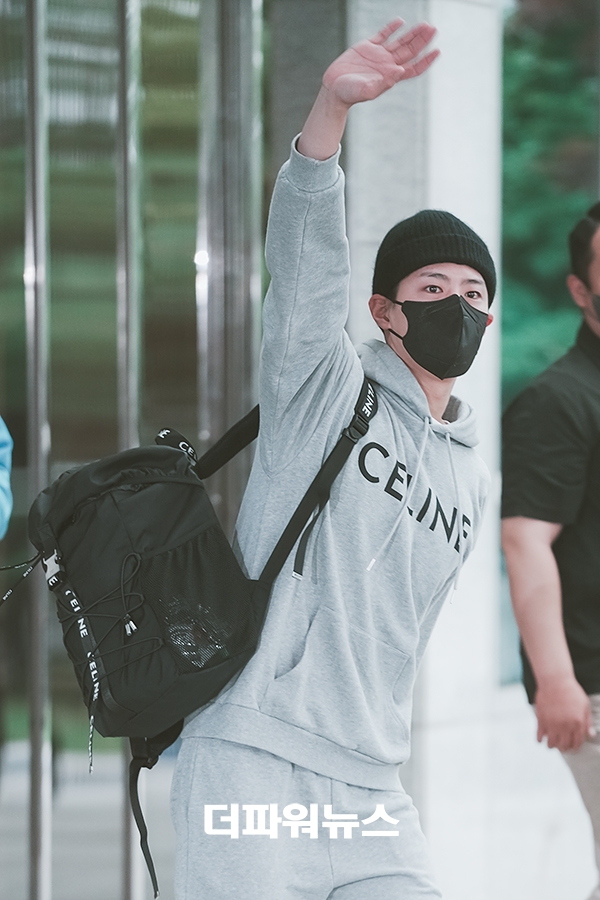 박보검, 김포국제공항 입국