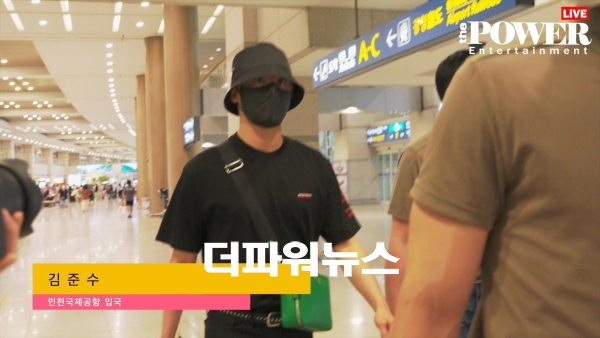 김준수, 인천국제공항 입국