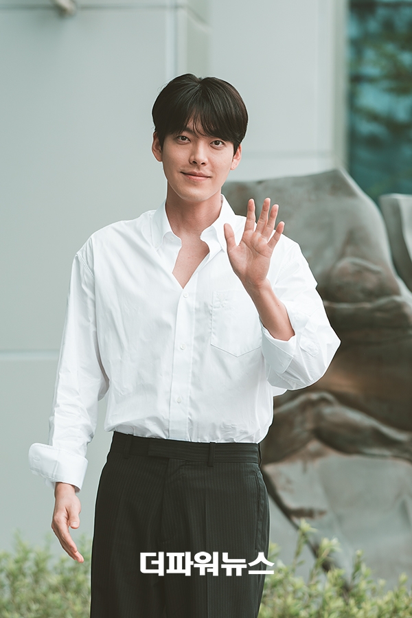 김우빈, MBC 라디오 출근길