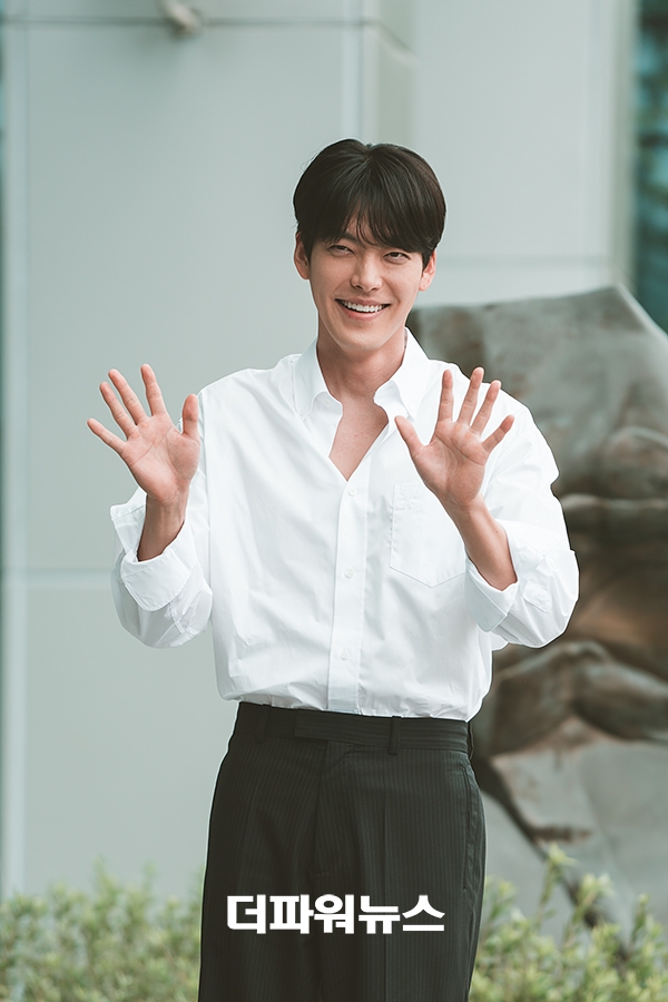 김우빈, MBC 라디오 출근길