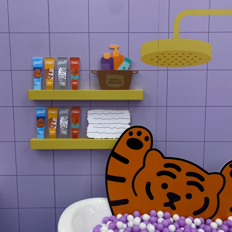 오스템파마, 더현대서울서 '뷰센X무직타이거' 치약·칫솔 특별 판매