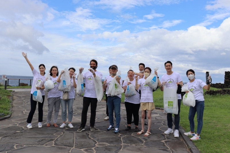 폴 바셋 X 진에어, 임직원 플로깅 행사 진행