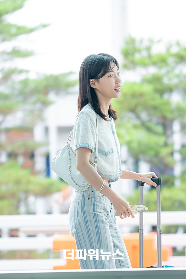 하윤경, 인천국제공항 출국
