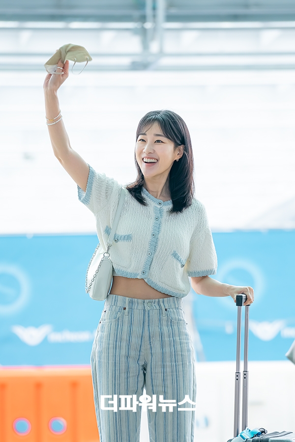 하윤경, 인천국제공항 출국