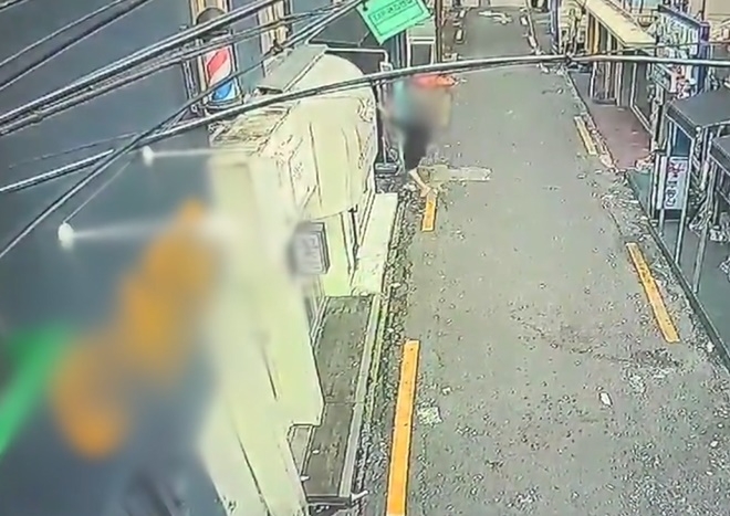 7.25. 07:20 부산진구 시정된 식당 출입문 열쇠로 침입, 현금(20만)절취 피의자 영상 캡처.(제공=부산경찰청)