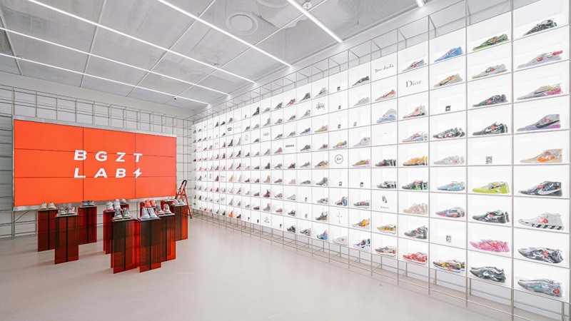 더현대서울의 스니커즈 리셀 매장 브그즈트랩