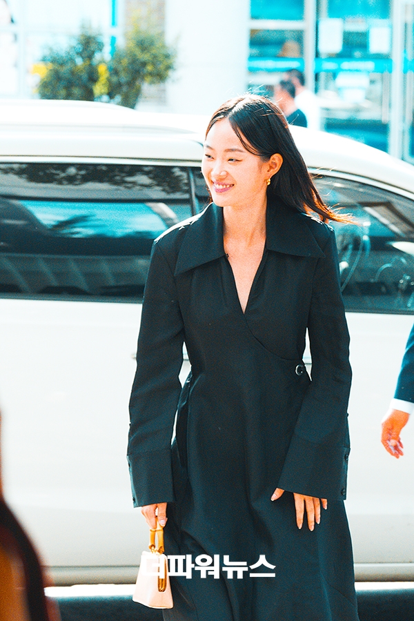 신현지, 런칭 행사