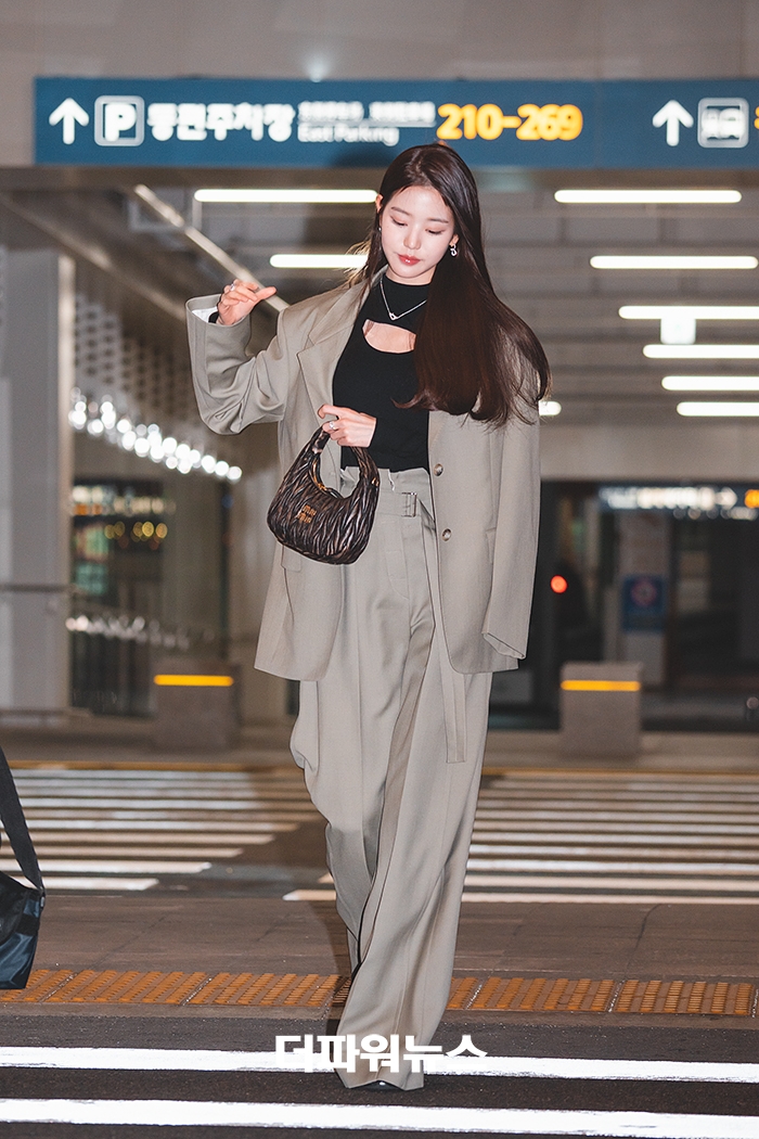 장원영, 인천국제공항 출국