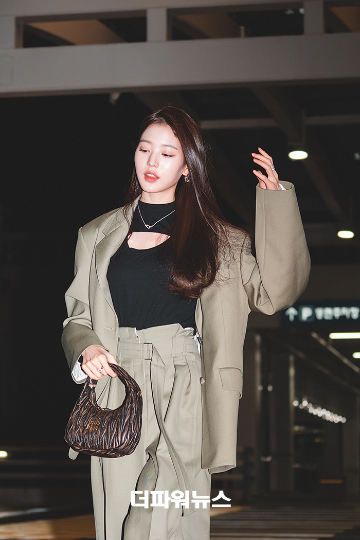 장원영, 인천국제공항 출국