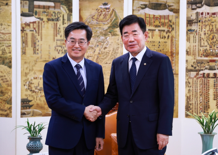 김진표 의장, 김동연 경기도지사 접견