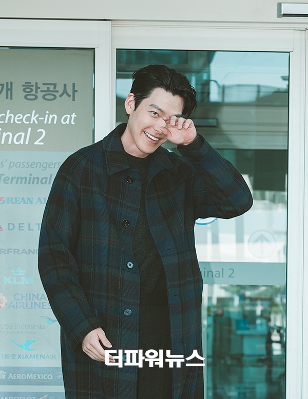 김우빈, 인천국제공항 출국