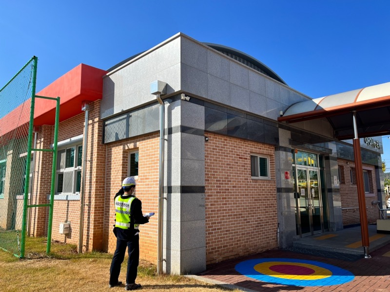 임시주거시설 무상 안전점검 모습.(사진=국토안전관리원)