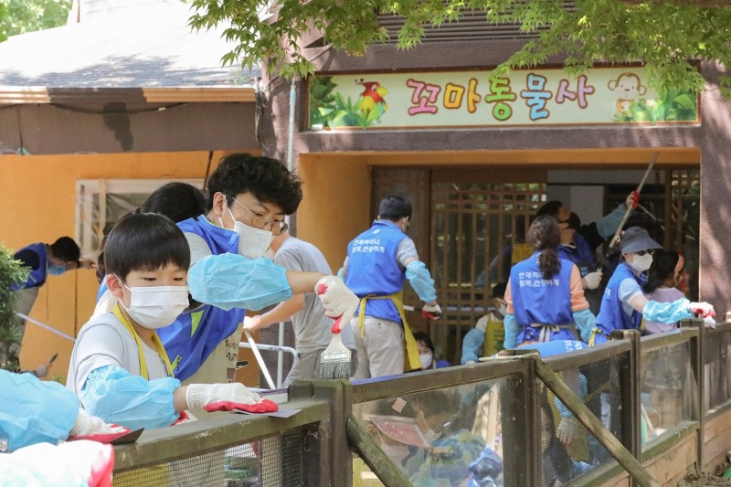 [생활경제 이슈] 동아제약 가그린, 동물보호 위해 서울대공원에 기부금 전달 外