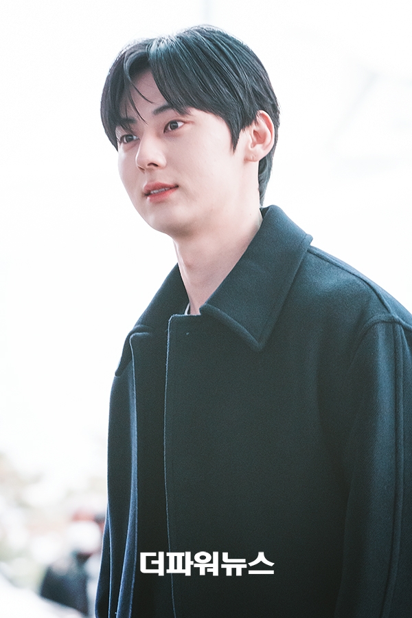 황민현, 인천국제공항 출국