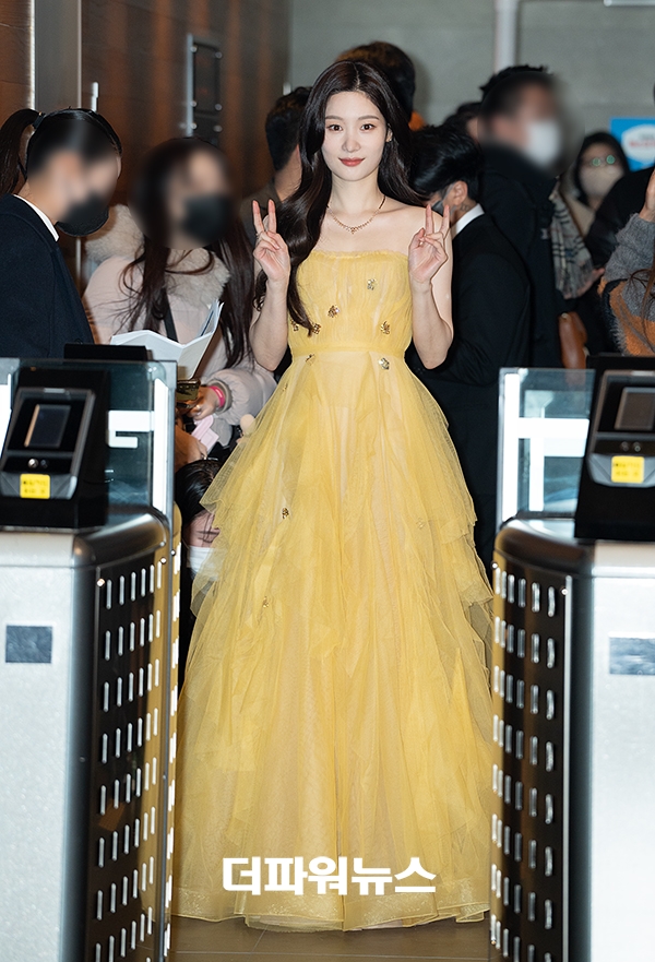 정채연, 2022 MBC 연기대상 레드카펫