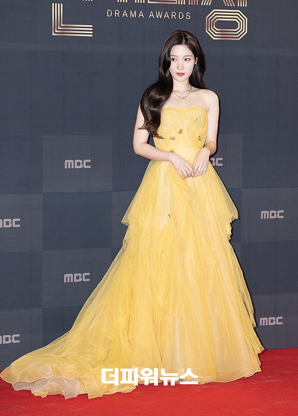 정채연, 2022 MBC 연기대상 레드카펫