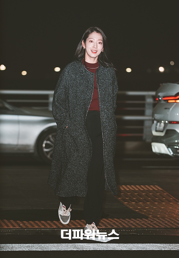 박신혜, 인천국제공항 출국