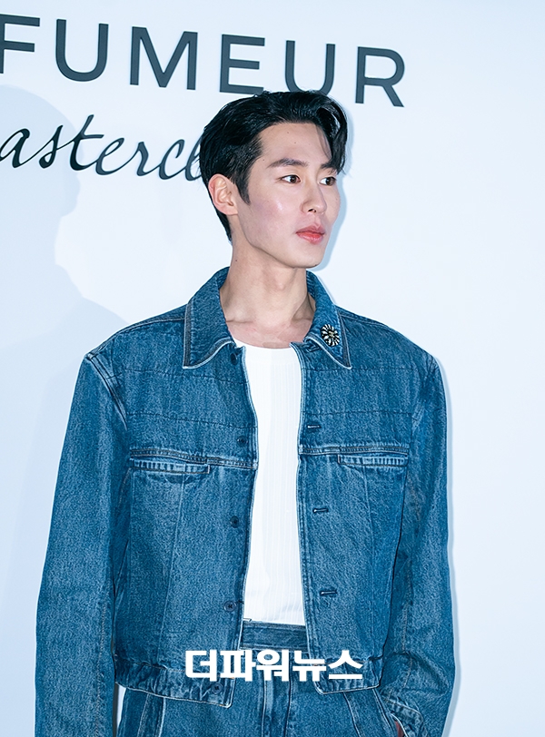 이재욱, 포토월 행사