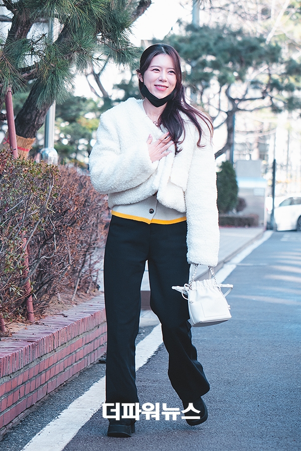 양지은, 붏후의명곡 출근길