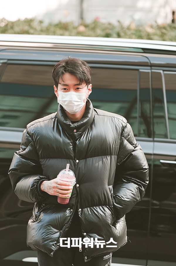 박재범, 더시즌즈 출근길
