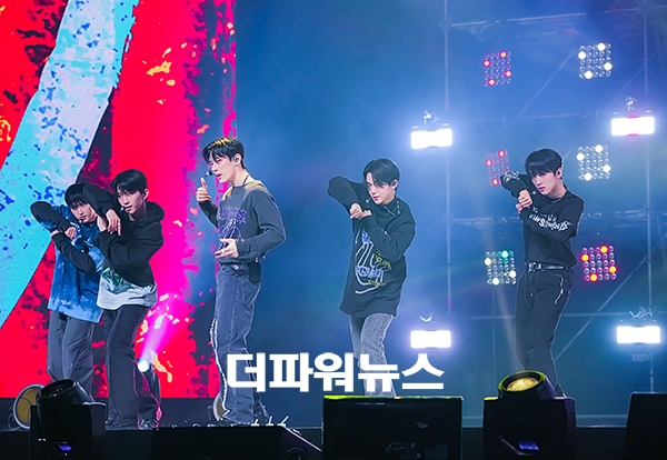 TNX, 미니앨범 'Love Never Dies' 쇼케이스