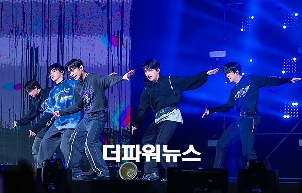 TNX, 미니앨범 'Love Never Dies' 쇼케이스