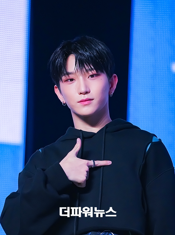 TNX 오성준, 미니앨범 'Love Never Dies' 쇼케이스