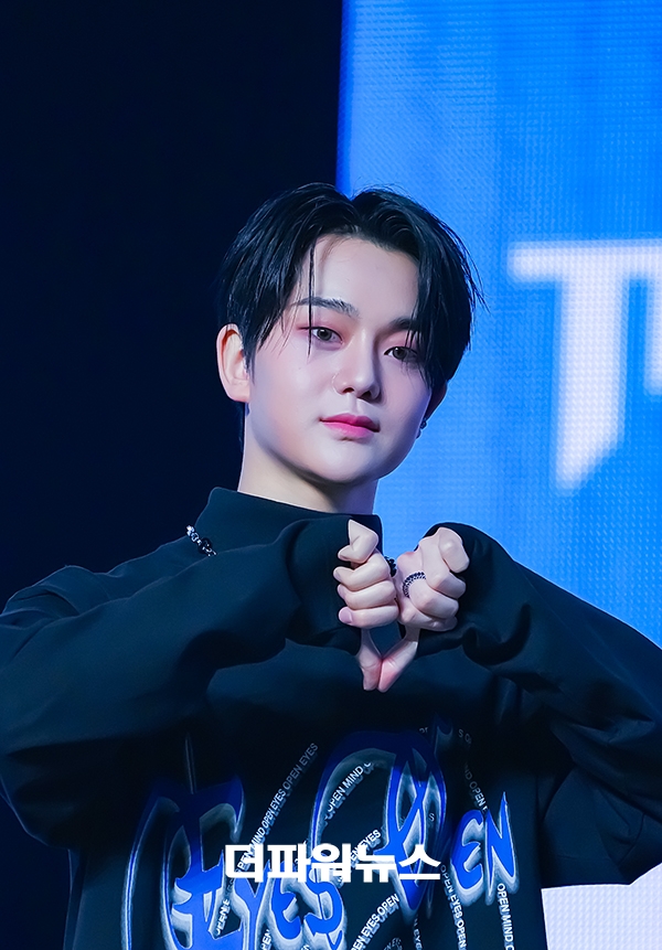 TNX 장현수, 미니앨범 'Love Never Dies' 쇼케이스