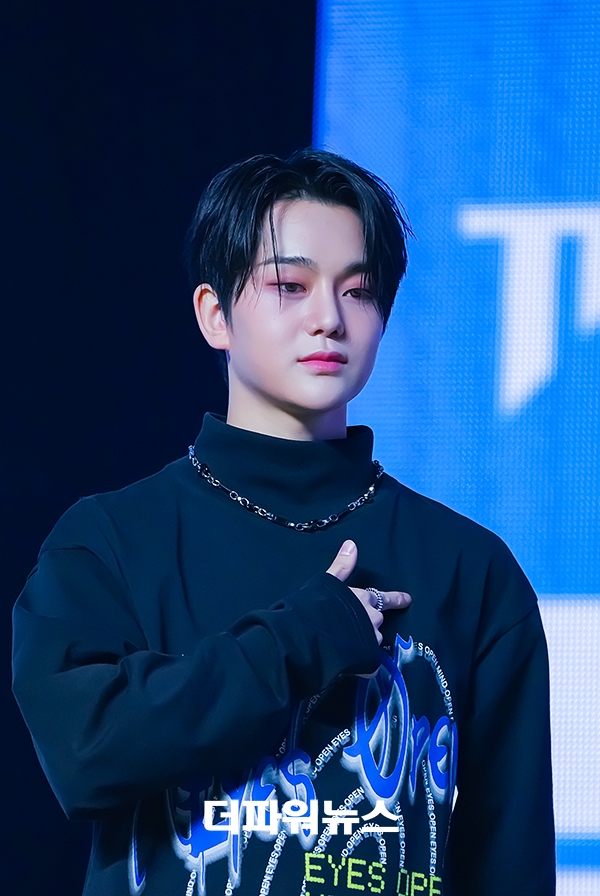 TNX 장현수, 미니앨범 'Love Never Dies' 쇼케이스