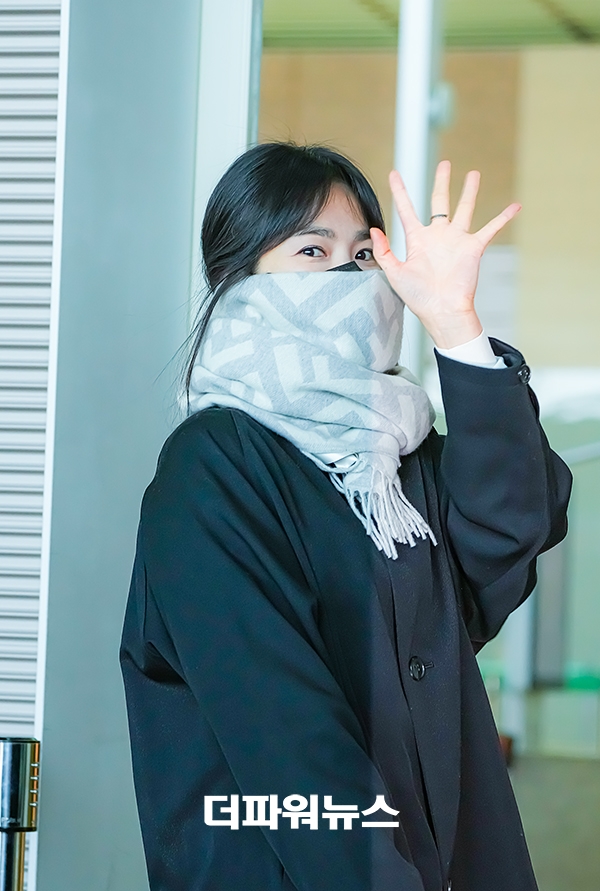 송혜교, 인천국제공항 출국