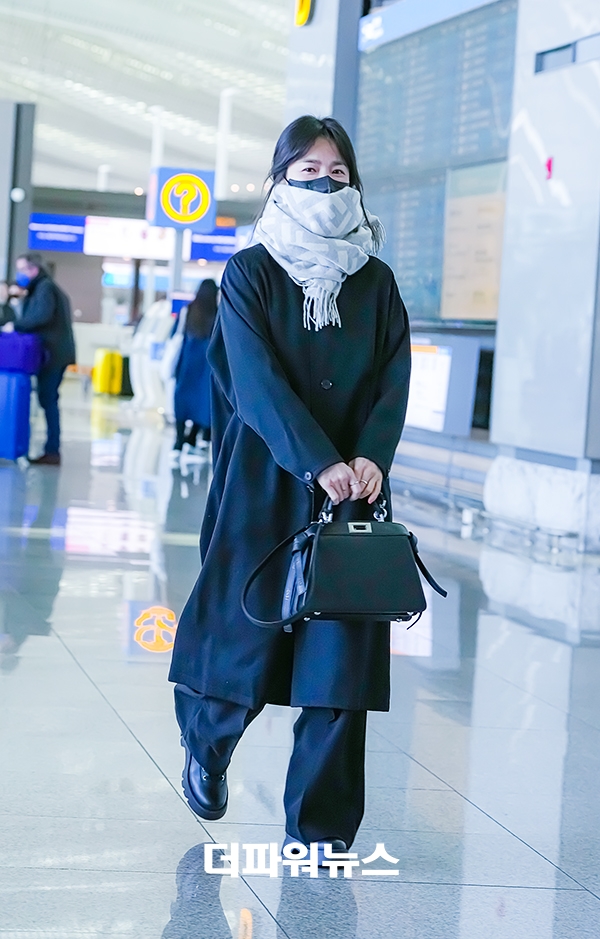 송혜교, 인천국제공항 출국