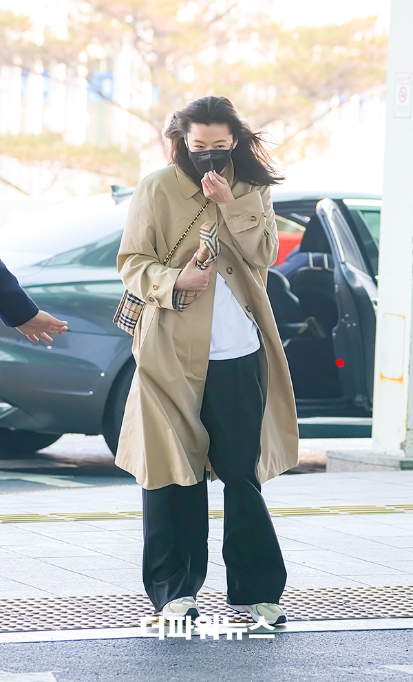 전지현, 인천국제공항 출국
