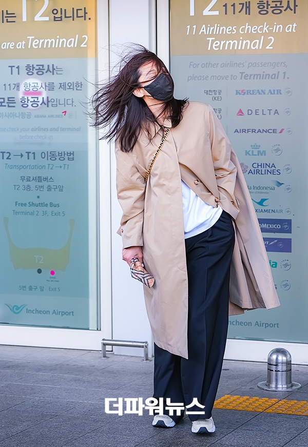 전지현, 인천국제공항 출국
