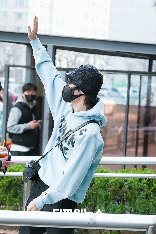 방탄소년단 제이홉, 방송국 출근길