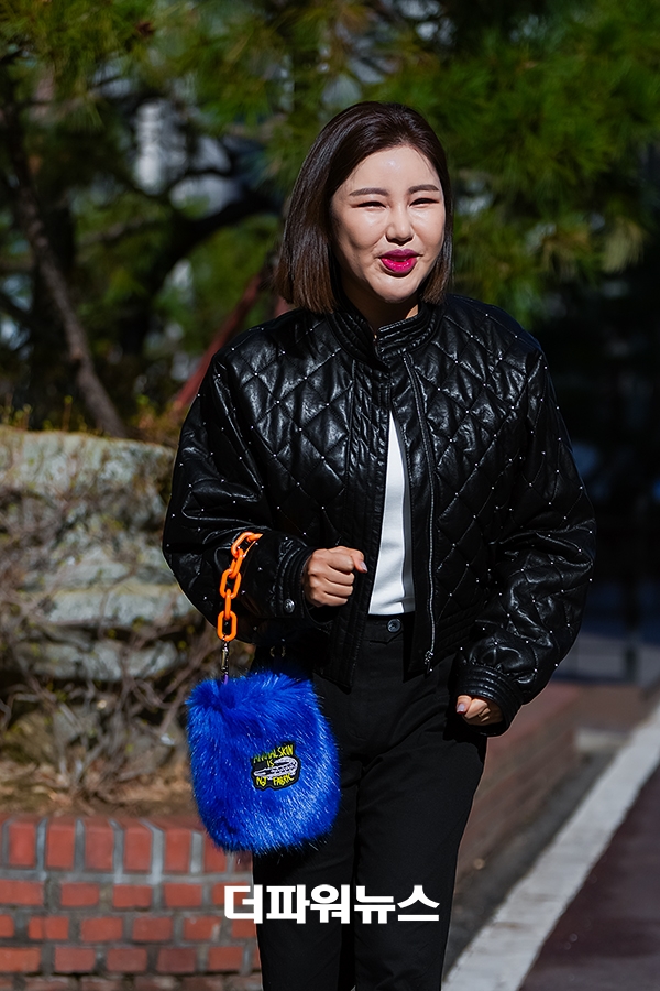 송가인, KBS 방송국 출근길