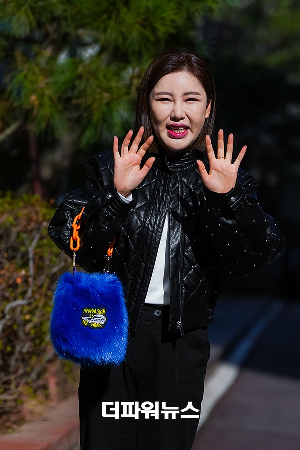 송가인, KBS 방송국 출근길