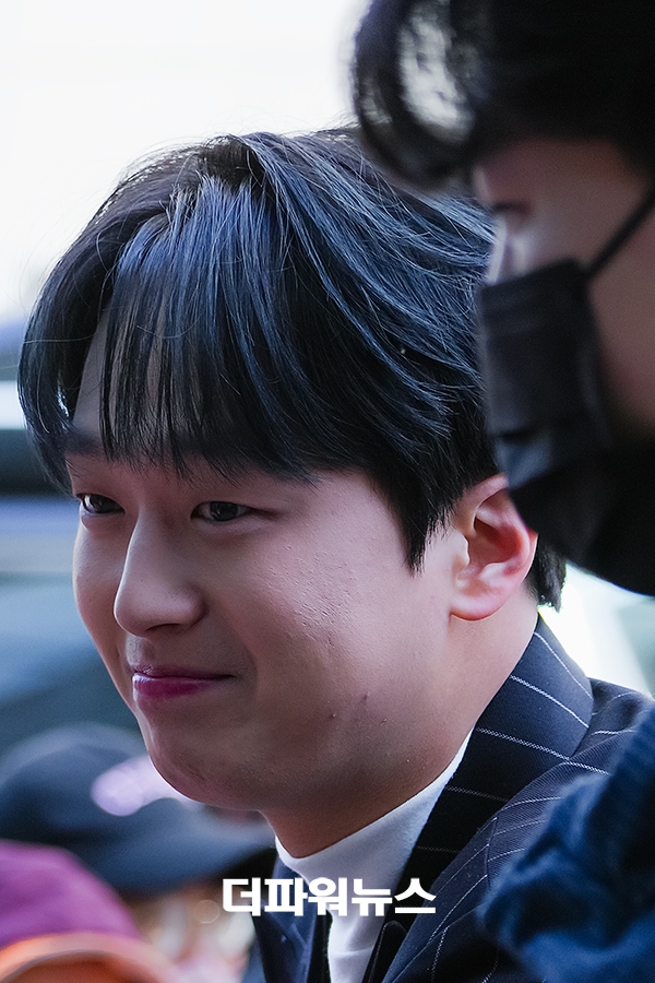 이찬원, KBS 방송국 출근길