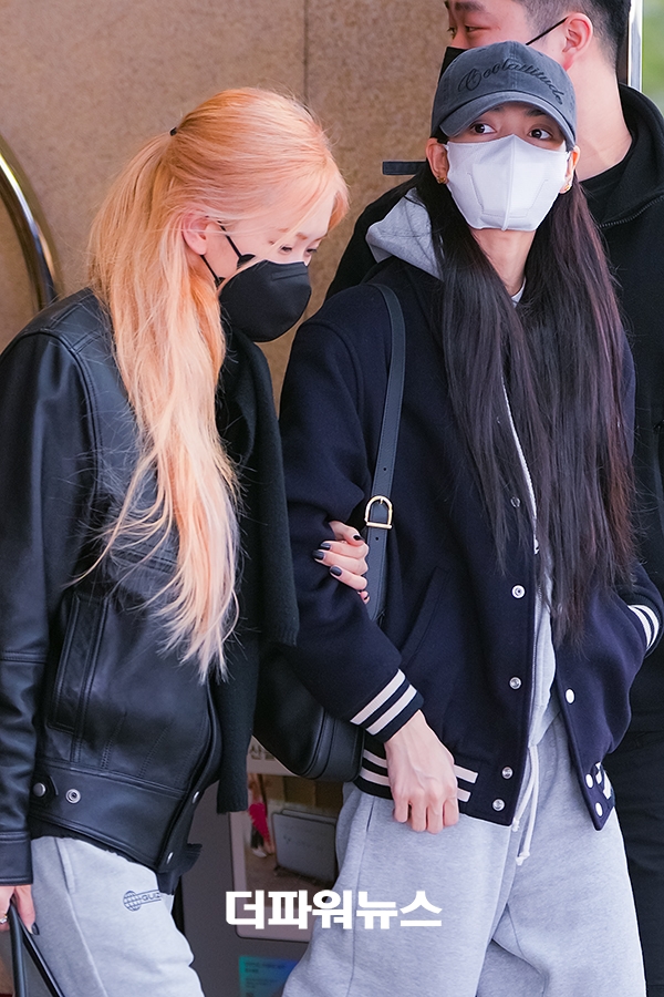 블랙핑크 로제-리사, 김포국제공항 입국