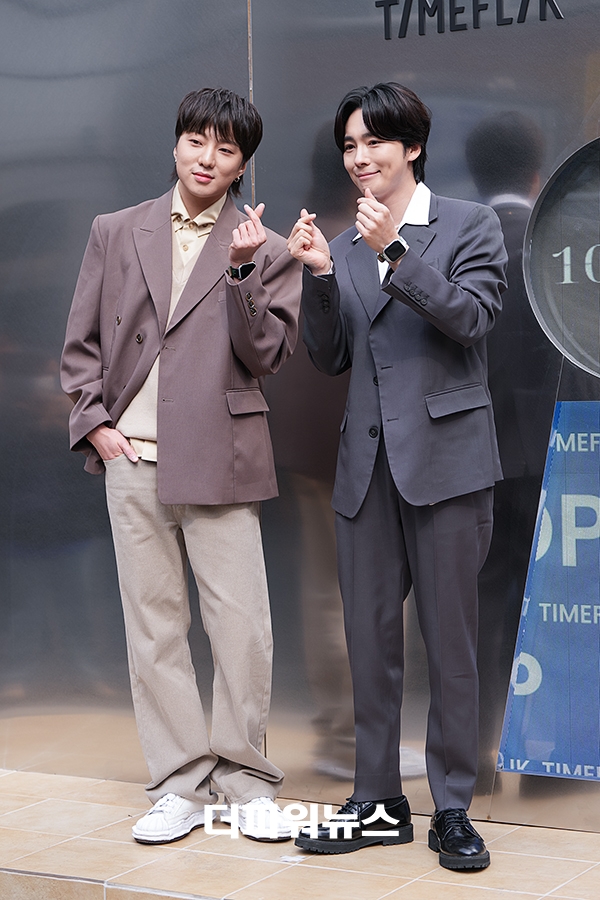 강승윤-김진우, 포토월 행사