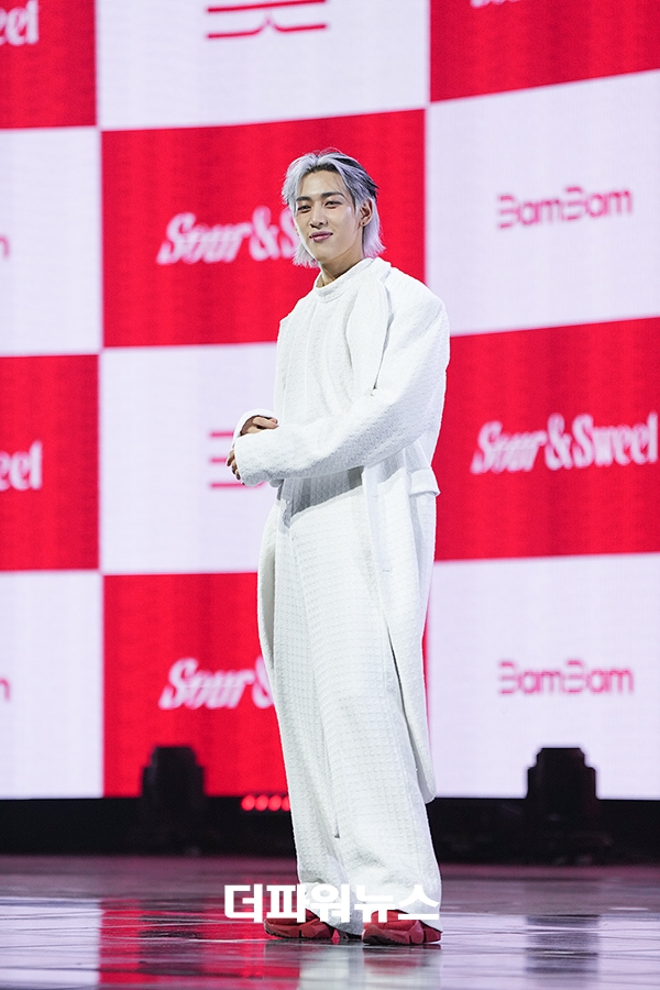 뱀뱀, 정규앨범 쇼케이스